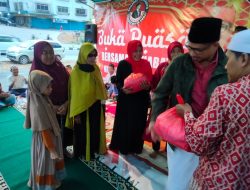 Jelang Idul Fitri, Nuryanto Bagikan Ratusan Paket Sembako untuk Warga