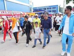 Bersama Civitas Unrika dan Masyarakat Batuaji, Jefridin Lepas dan ikut Jalan Sehat Dalam Rangka Dies Natalis Unrika Ke-30