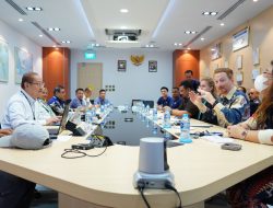 Delegasi Swedia Beserta Perusahaan Asing di Indonesia ke Pabrik Panasonic