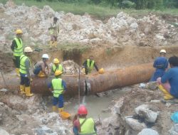 Respon Cepat, BU SPAM BP Batam Perbaiki Pipa 800 di Taman Baloi
