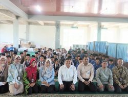 OJK Gelar Edukasi dan Literasi Keuangan Syariah di SMP Daarut Tauhid Boarding School Batam 
