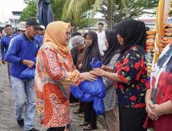 Apresiasi Program Pengendalian Inflasi di Batam, Marlin Ikut Bagikan Sembako hingga ke Pulau