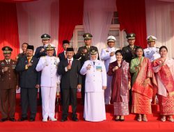 Marlin Agustina Saat Penurunan Bendera HUT RI ke-79, Ajak Perkuat Kekompakan Masyarakat
