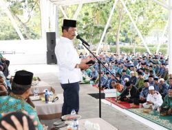 Cintaan Rudi pada Tokoh Agama, 4.500 Karung Beras Dibagikan