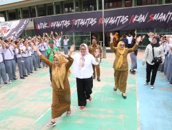 Kunjungi SMAN 3 Batam, Yel-yel Siswa Sambut Kehadiran Marlin Agustina
