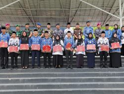 Rudi Hadir Ditengah Ribuan Guru di Batam dan Beri Penghormatan