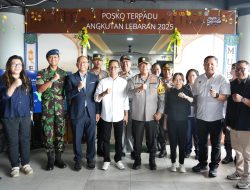 Beri Rasa Aman Kepada Masyarakat, Amsakar-Li Claudia Tinjau Arus Mudik di Pelabuhan dan Bandara