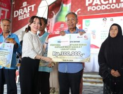 Peduli Kesejahteraan Warga, Wakil Kepala BP Batam Li Claudia Serahkan Insentif kepada 449 Lansia
