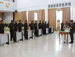 Kajati Kepri Lantik Sejumlah Pejabat Eselon II dan III, Beri Pesan Khusus untuk Seluruh Kejari