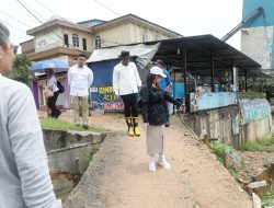 Wawako Batam Li Claudia Tinjau Lokasi Longsor Bengkong