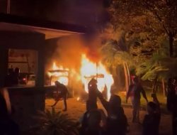 Unjuk Rasa Terus Bergejolak Disejumlah, Kantor Polisi Hingga Fasilitas DPRD Dibakar