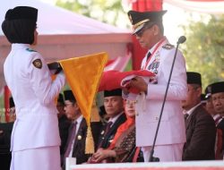Wawako Raja Ariza Pimpin Upacara Penurunan Bendera, Tegaskan Semangat Kemerdekaan untuk Pembangunan Kota