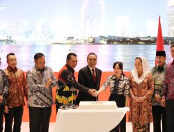 Wawako Li Claudia Hadiri Resepsi Kenegaraan HUT Singapura