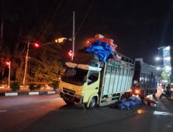 Truk Sembako Over Kapasitas  Nyaris Terguling di Simpang Batu 6 Tanjungpinang