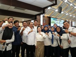 Kegembiraan Pegawai BP Batam Saat SK Pegawai Tetap Diterima
