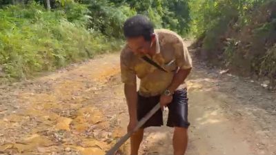 Musrenbang Bertahun-tahun Tak Berbuah Hasil, Jalan Kampung Ciklatif Kian Memprihatinkan