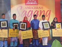 Filosofi Kayu Penyangga Layar, Rahasia Rida K Liamsi Bangun Anugerah Sagang