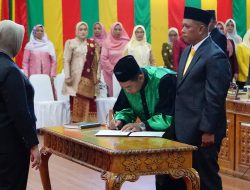 Iwan Munir Kembali ke Gedung Rakyat, Kursi Golkar di DPRD Lingga Resmi Terisi