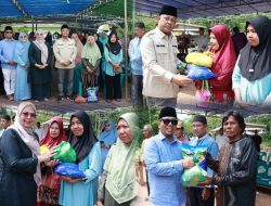 DPRD Kepri Sambangi Pulau Ladi, Silaturahmi dan Berbagi Sembako Bersama Warga